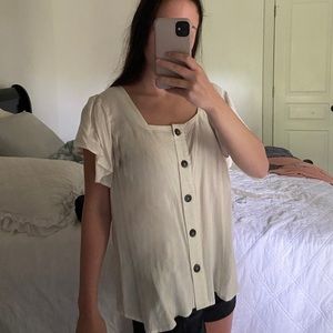 Flowy casual short sleeve shirt